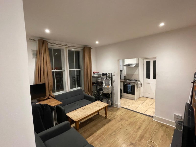 Room Aristotle Road in Greater London