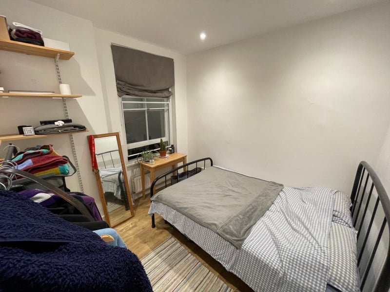 Room Aristotle Road in Greater London