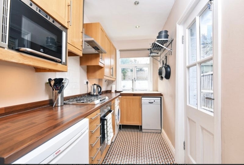 Room Stapleton Road in Greater London