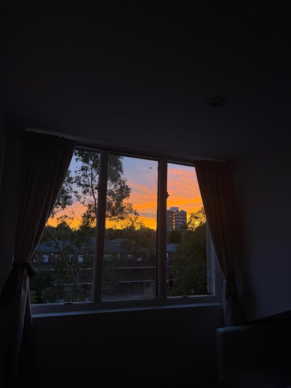 Room Hartham Road in Greater London