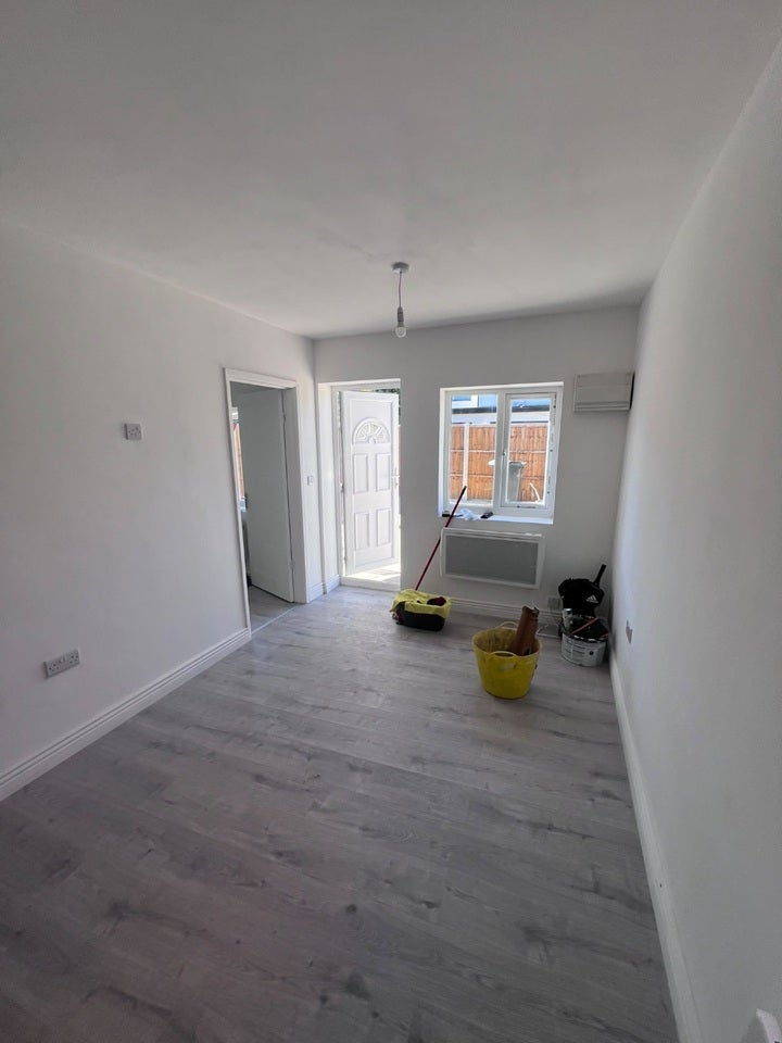 House Brimsdown Avenue in Greater London