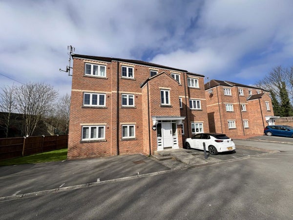 Flat Milford Road in Sherburn in Elmet