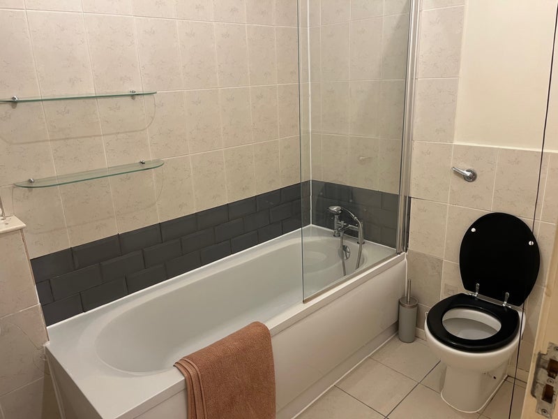 Flat Casson Street in Greater London