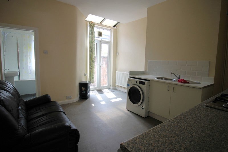 Flat Beveridge Street in Manchester