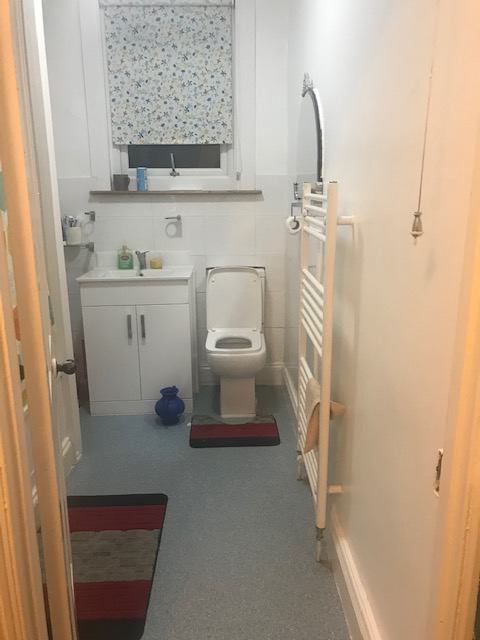 Room Shakespeare Crescent in Greater London
