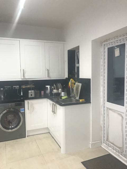 Room Shakespeare Crescent in Greater London