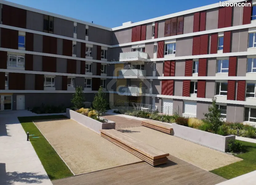Flat Rue Châteaubriand in Monteux