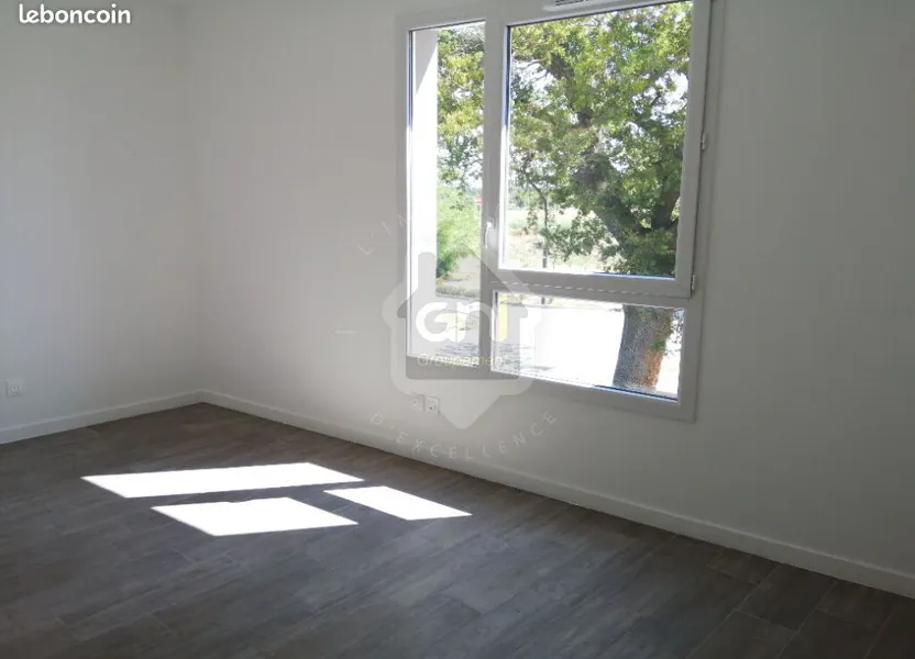 Flat Rue Châteaubriand in Monteux