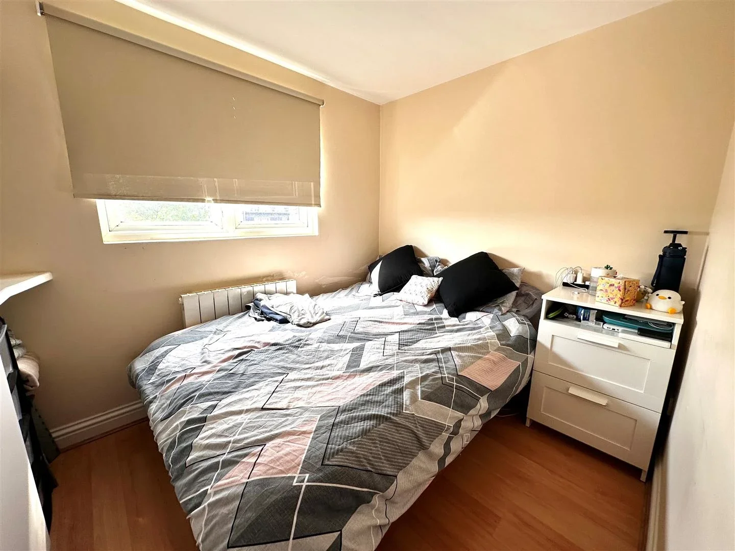 Flat St Albans Crescent in Greater London