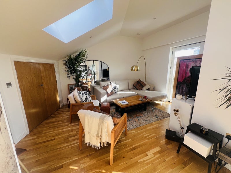 Flat Godfrey Place in Greater London