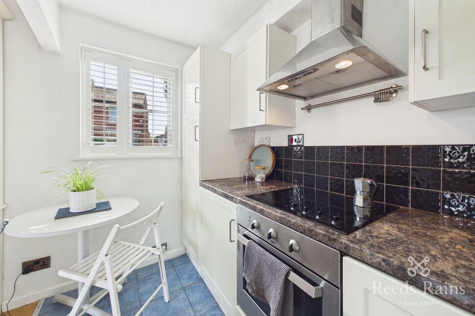 Flat Aldford Close in Manchester