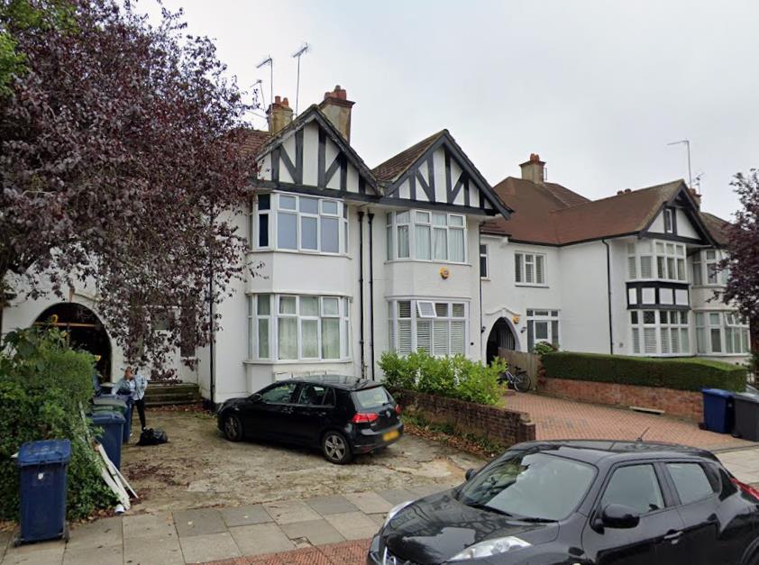 Flat Ashbourne Avenue in Greater London