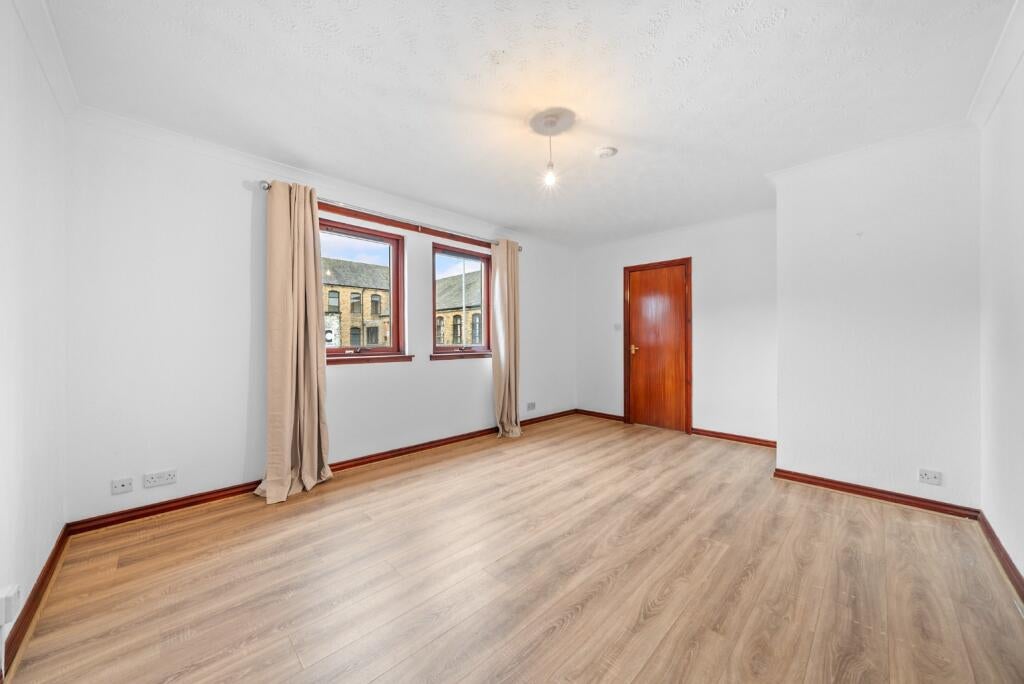 Flat George Street in Johnstone