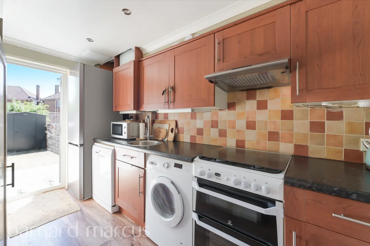 Flat Amesbury Road in Greater London