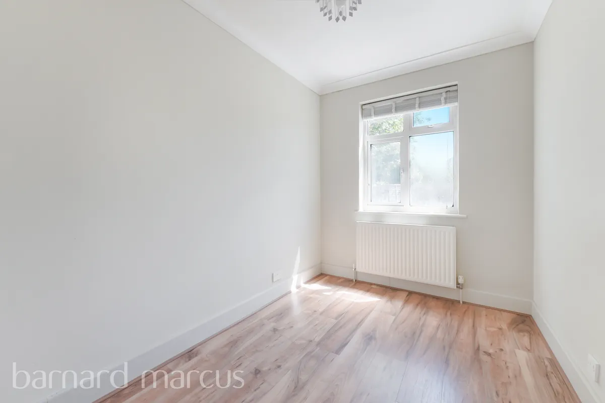 Flat Amesbury Road in Greater London