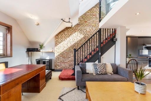 Flat Drewstead Road in Greater London