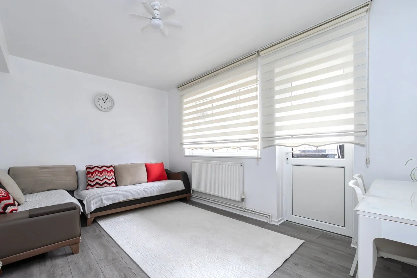Flat Woodford Mews in Greater London