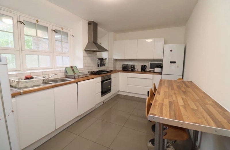 Room Killick Street in Greater London