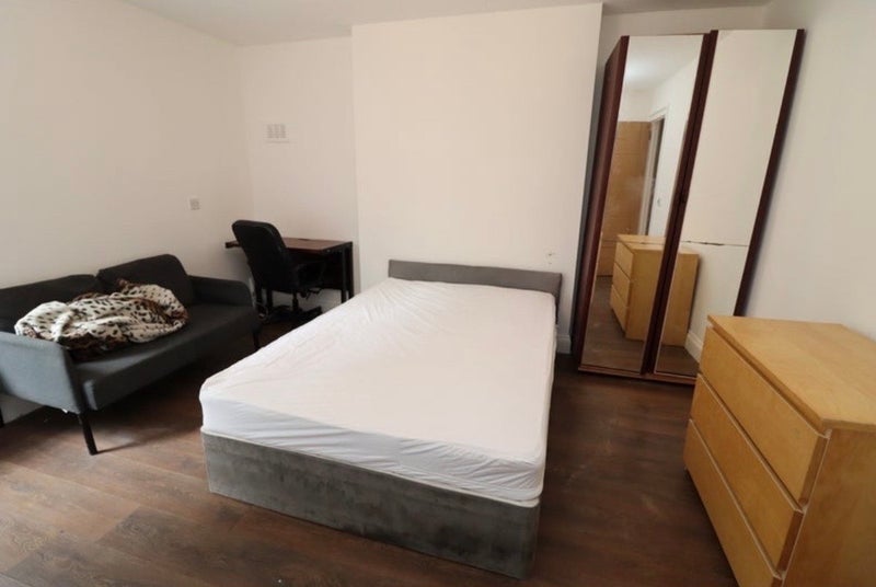Room Killick Street in Greater London