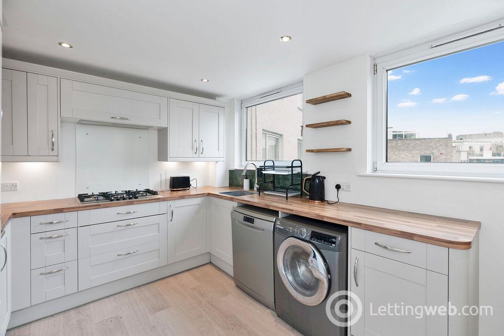 Flat Orchard Brae Gardens in City of Edinburgh