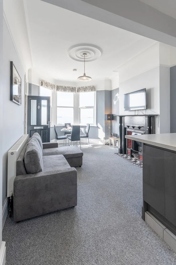 Flat Eastern Esplanade in Southend-on-Sea