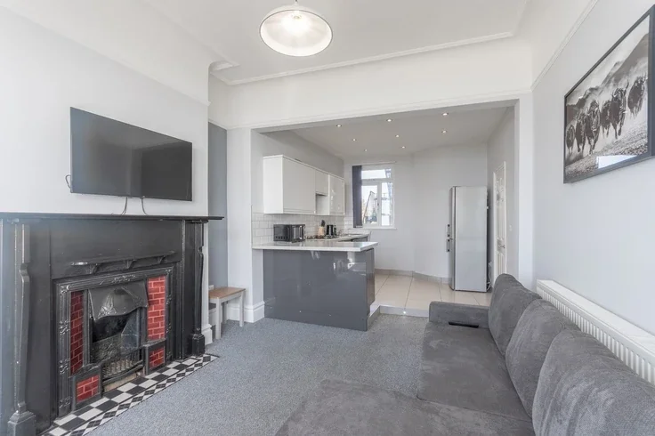 Flat Eastern Esplanade in Southend-on-Sea