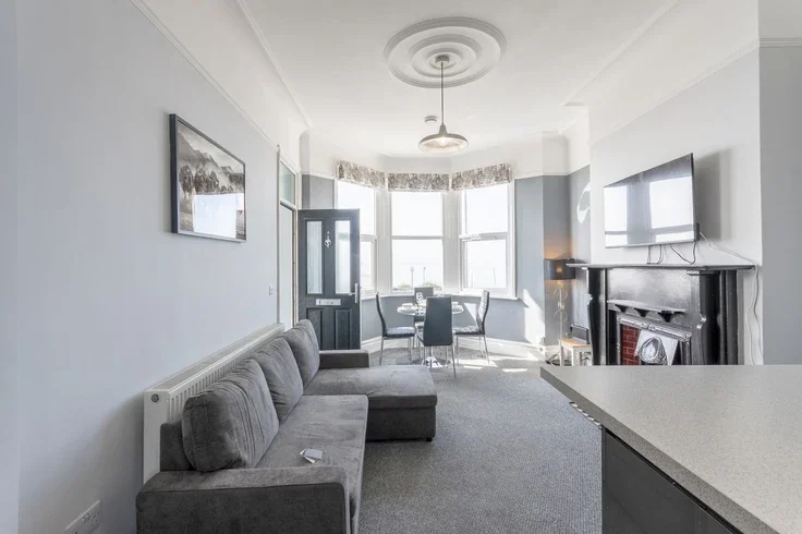 Flat Eastern Esplanade in Southend-on-Sea