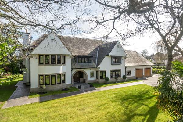House Broad Lane in Trafford
