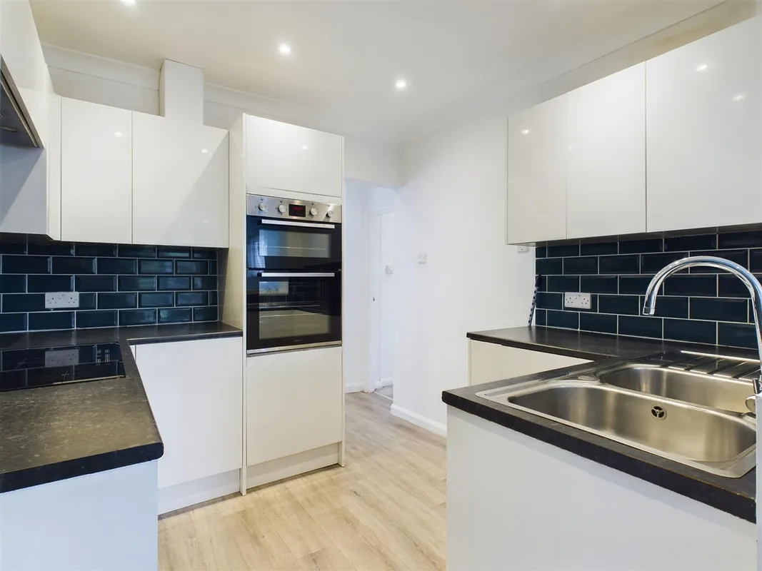 Flat Albion Hill in Brighton