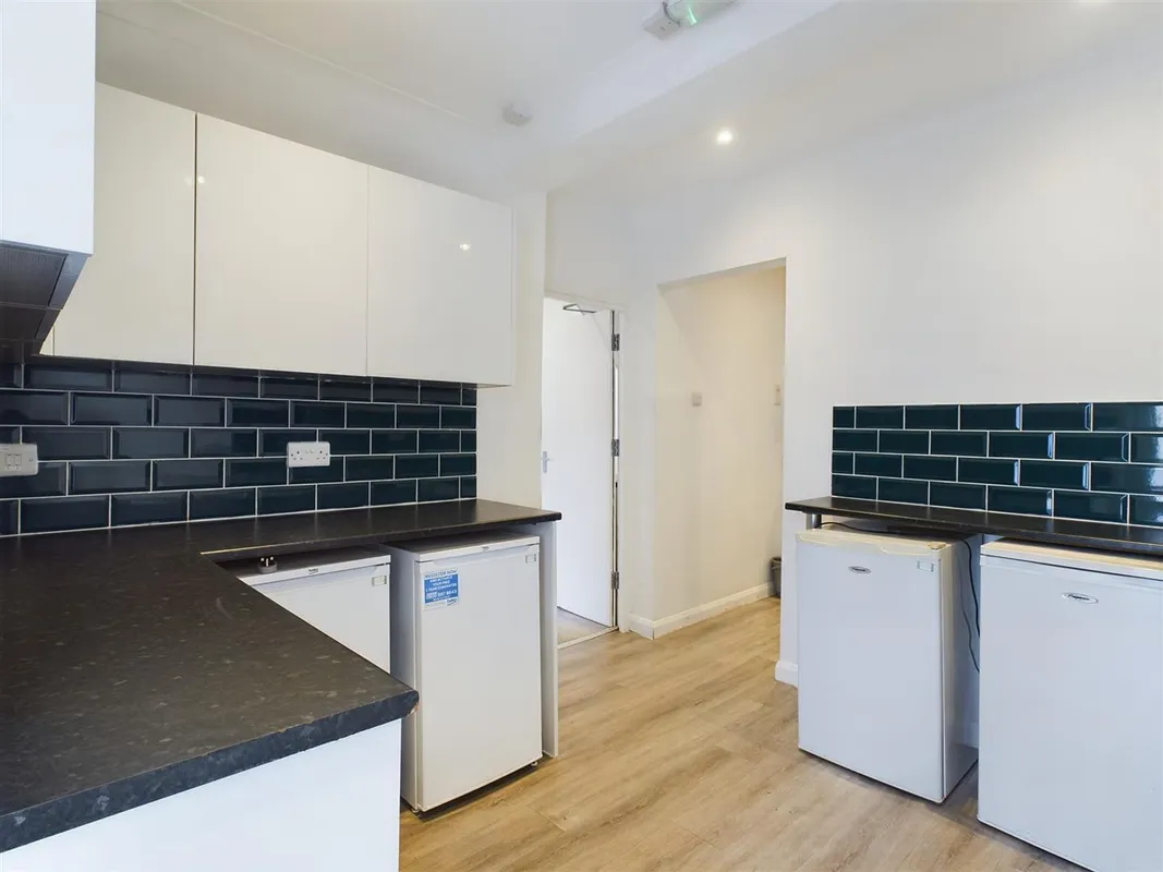 Flat Albion Hill in Brighton