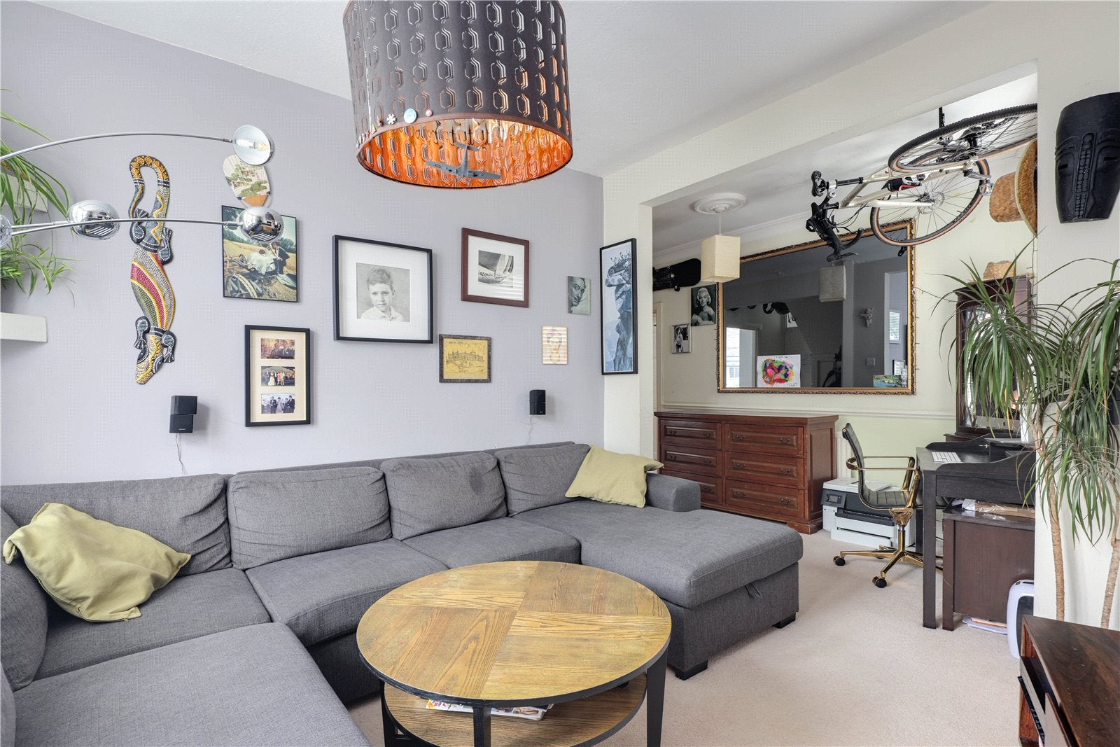 Flat Mabley Street in Greater London