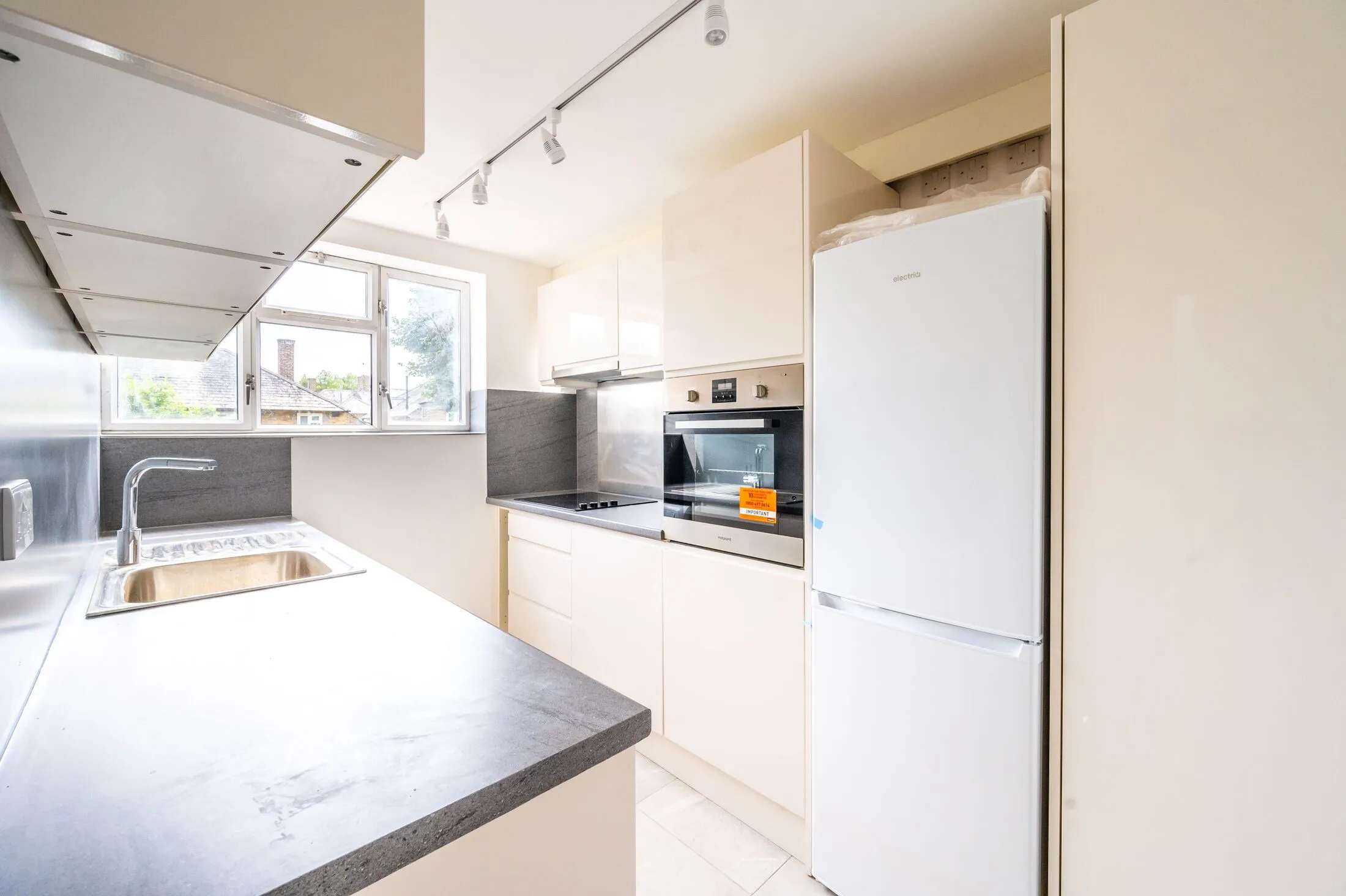 Flat Aubyn Square in Greater London