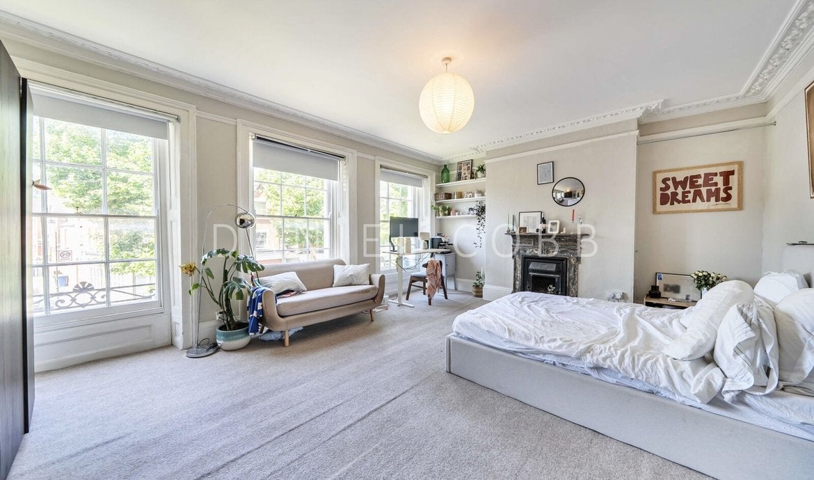 House Grove Lane in Greater London