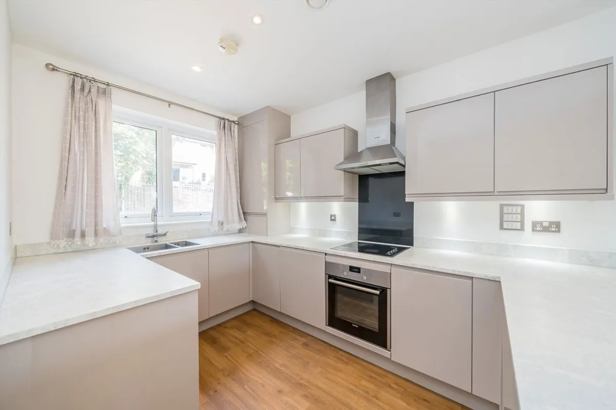 House Reynard Way in Greater London