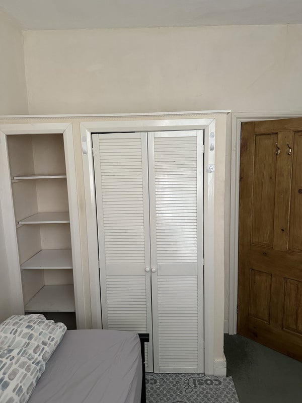 Room Dallin Road in Greater London
