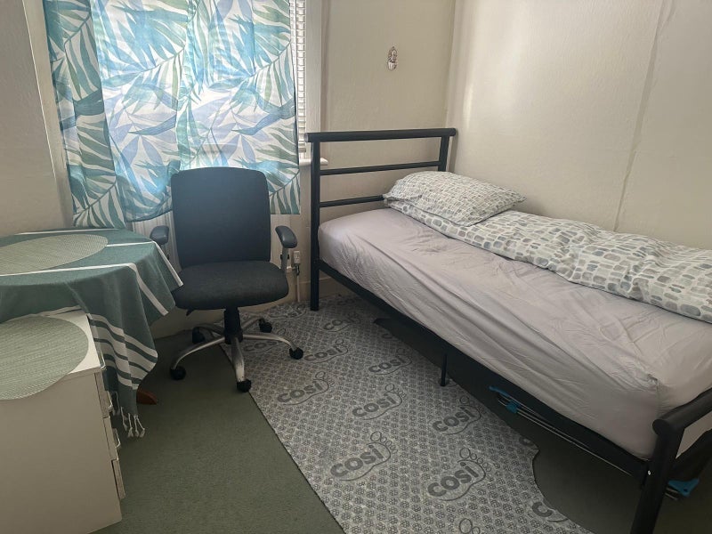 Room Dallin Road in Greater London