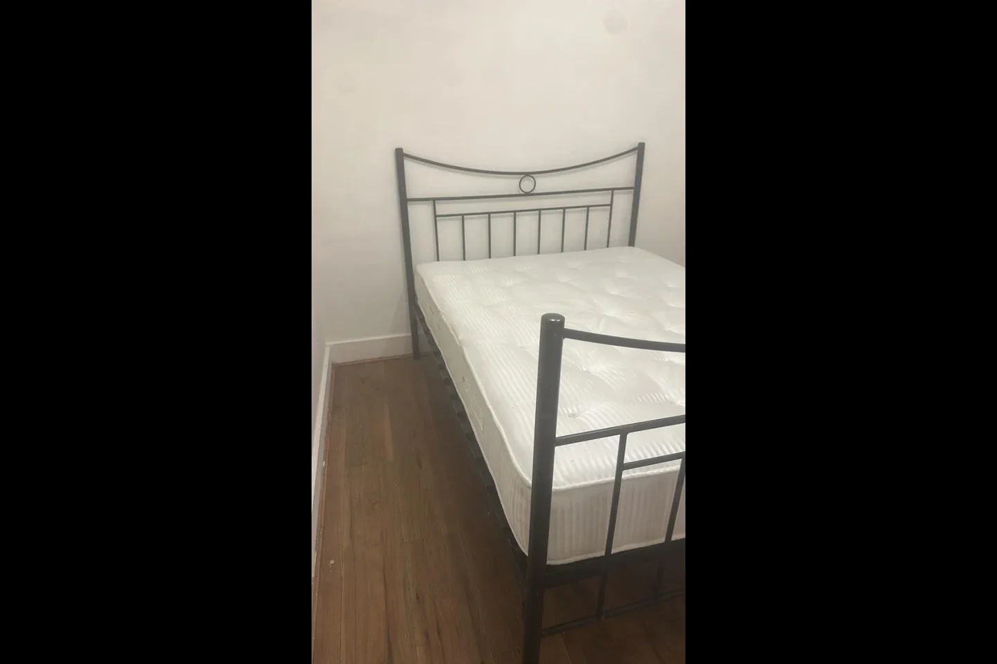 Flat Mitcham Road in Greater London