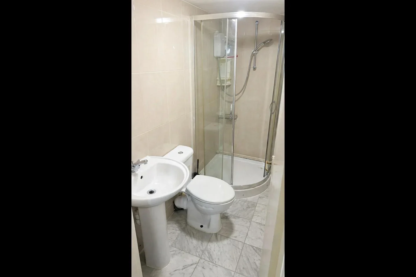 Flat Mitcham Road in Greater London