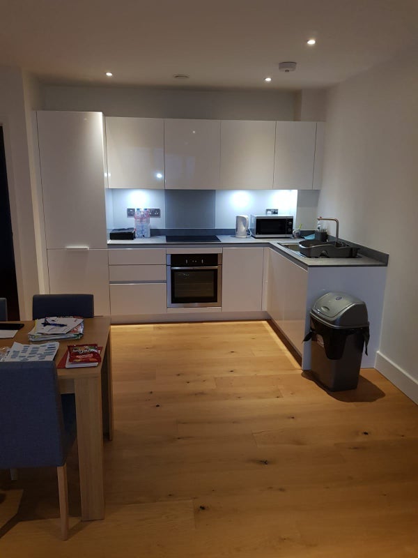 Room High Street Colliers Wood in Greater London