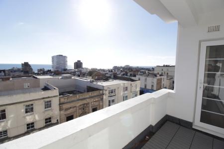 Flat Hampton Street in Brighton