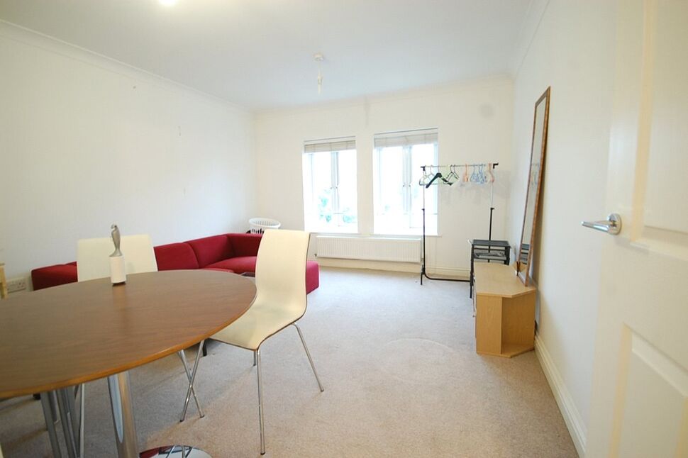 Flat Heritage Court in Borough of Runnymede