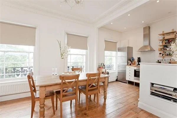 Flat Milner Square in Greater London