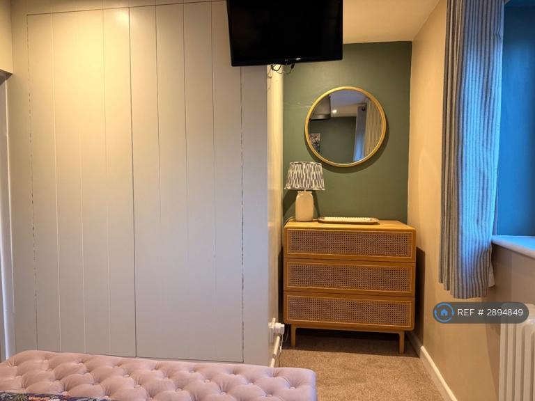Room Top Street in Great Somerford