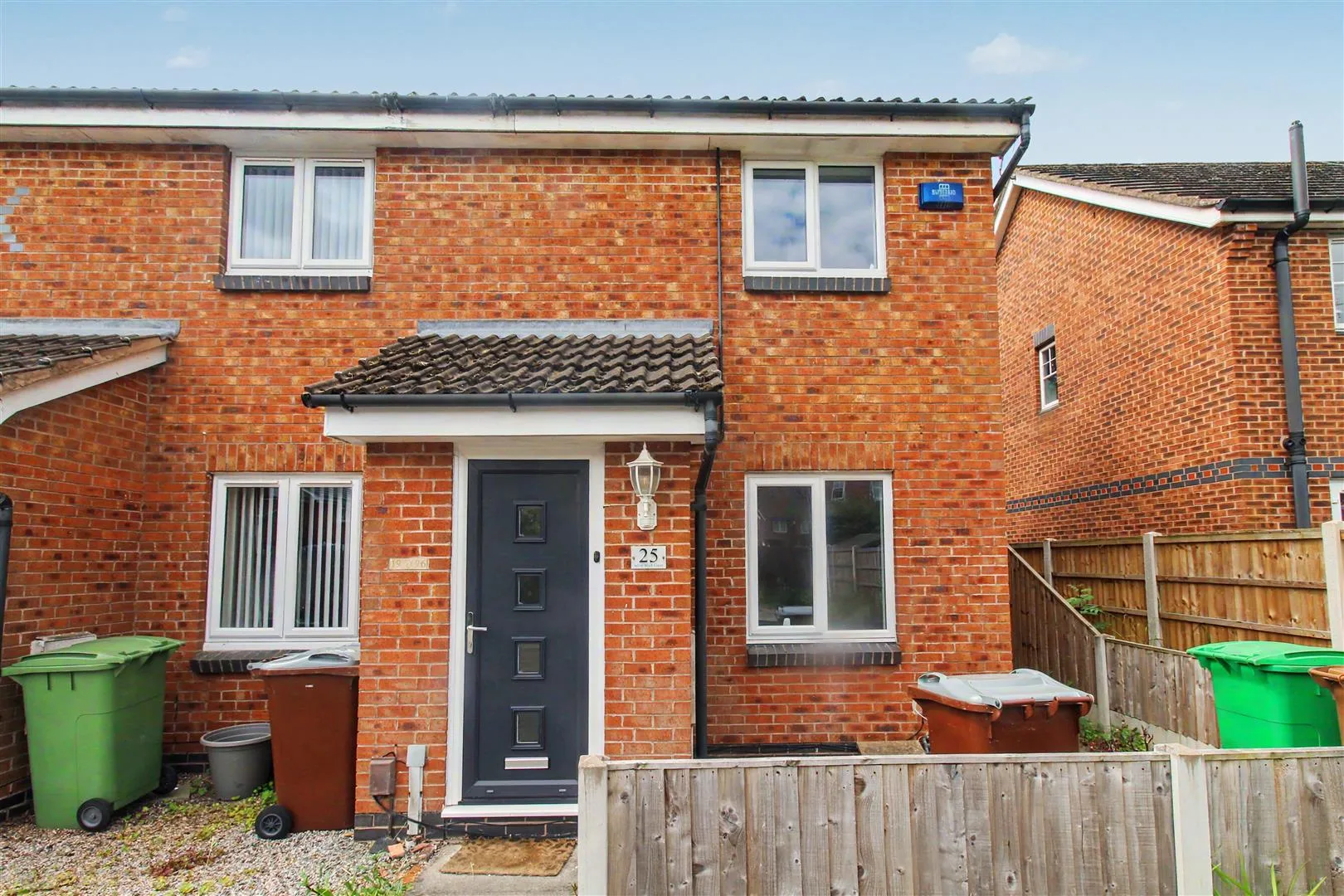 Flat Silver Birch Close in Nottingham