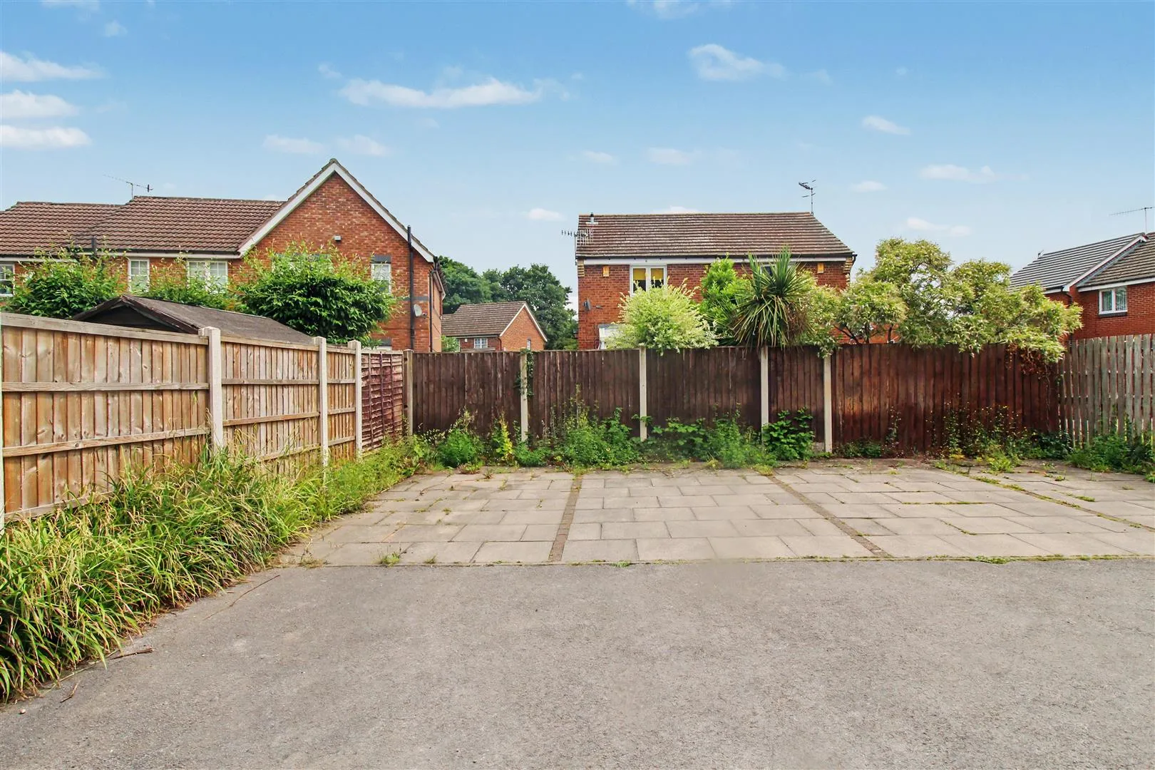 Flat Silver Birch Close in Nottingham