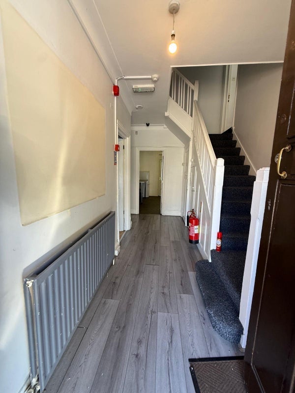 Room Woodford New Road in Greater London