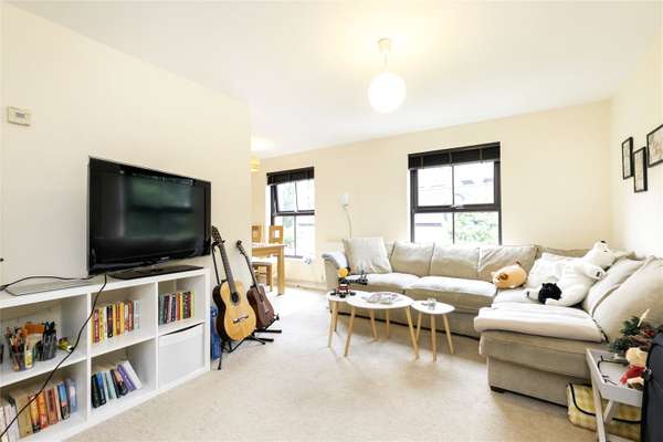 House Moriatry Close in Greater London