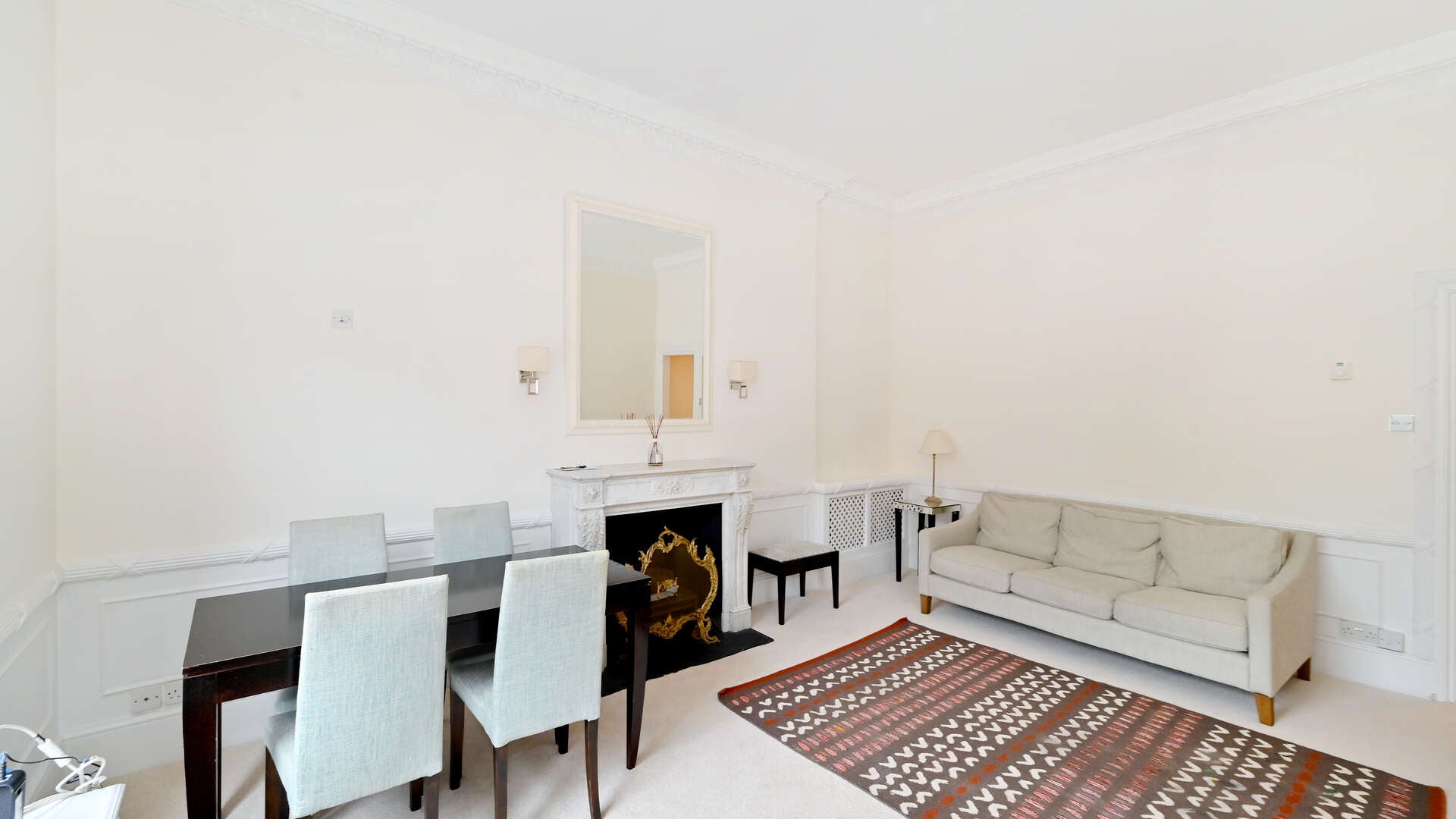 Flat Egerton Gardens in Greater London
