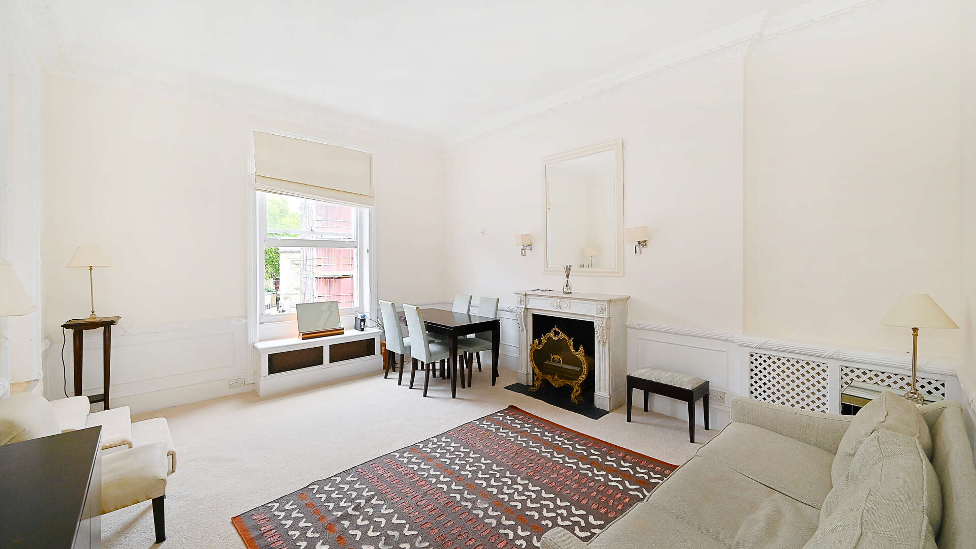 Flat Egerton Gardens in Greater London