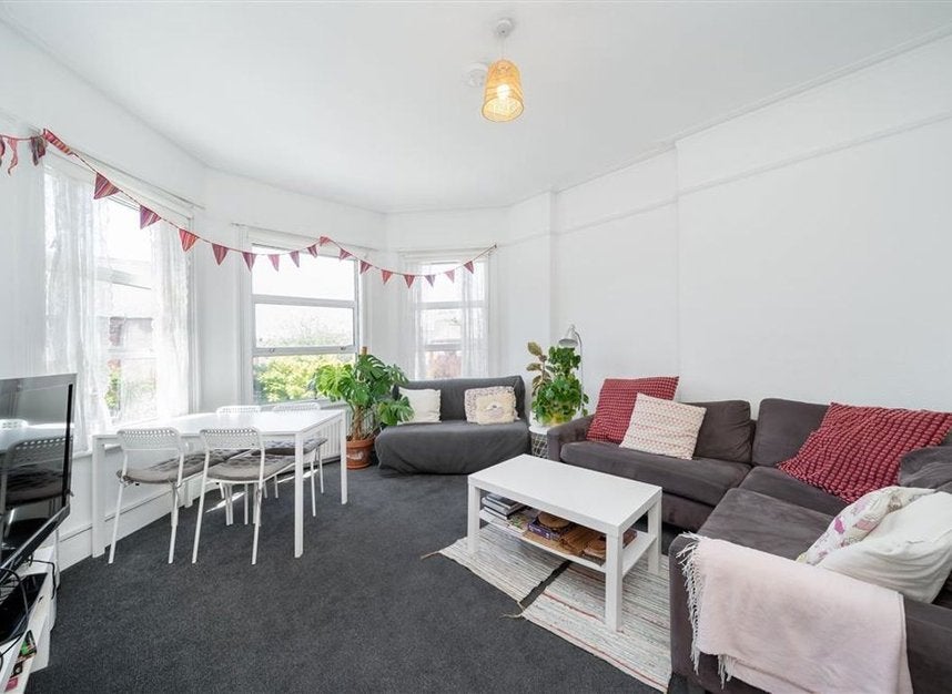 Flat Fordwych Road in Greater London